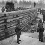 Ćwierć wieku bez muru berlińskiego: jak powstał symbol zimnej wojny i stał się historią